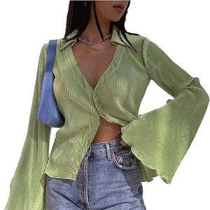 LYANER Deep V Neck Button Front Bell Long Sleeve Blouse in Light Green, Size M
